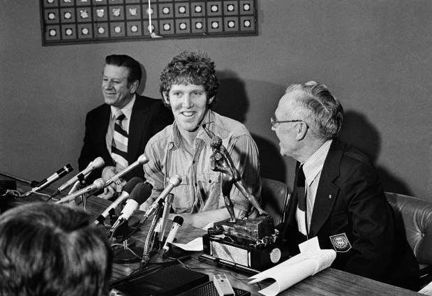 Bill Walton, pictured with UCLA in 1974, died Monday at age 71. (AP Photo)