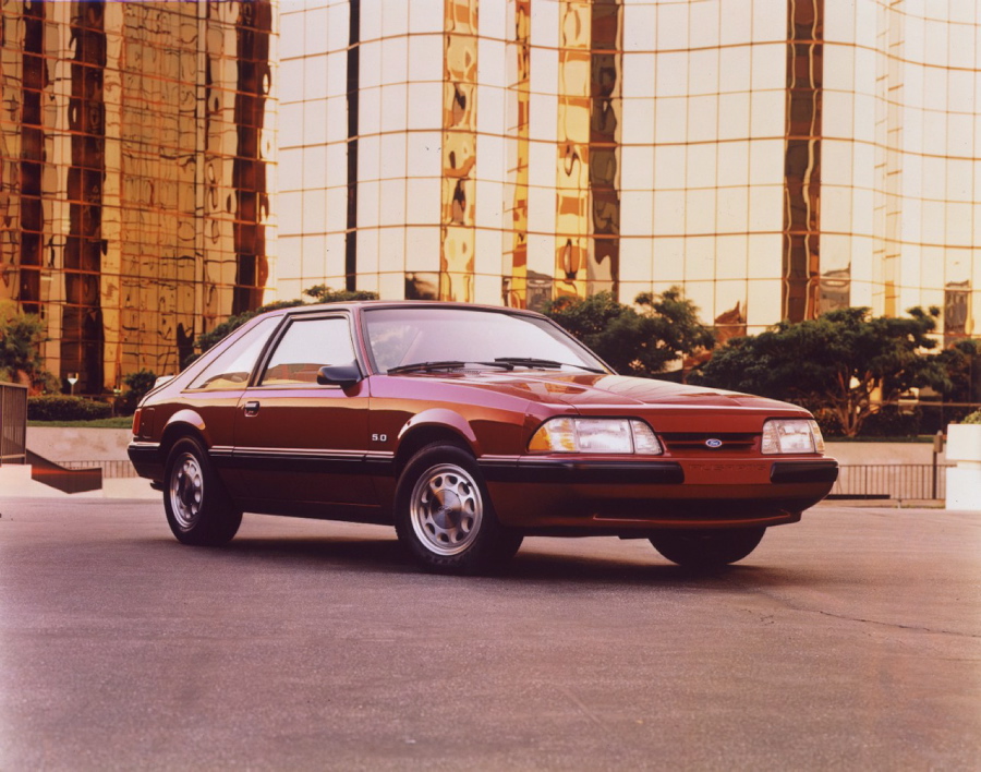 During the late 1980s, the Mustang didn't see many changes between model years. Ford dropped the available T-top on hatchback models in mid-1988.