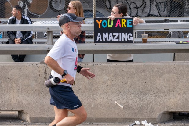 Views of the New York City TCS Marathon as participants make their way across the Pulaski Bridge in Brooklyn on Sunday November 5, 2023. 1129. (Theodore Parisienne for New York Daily News)